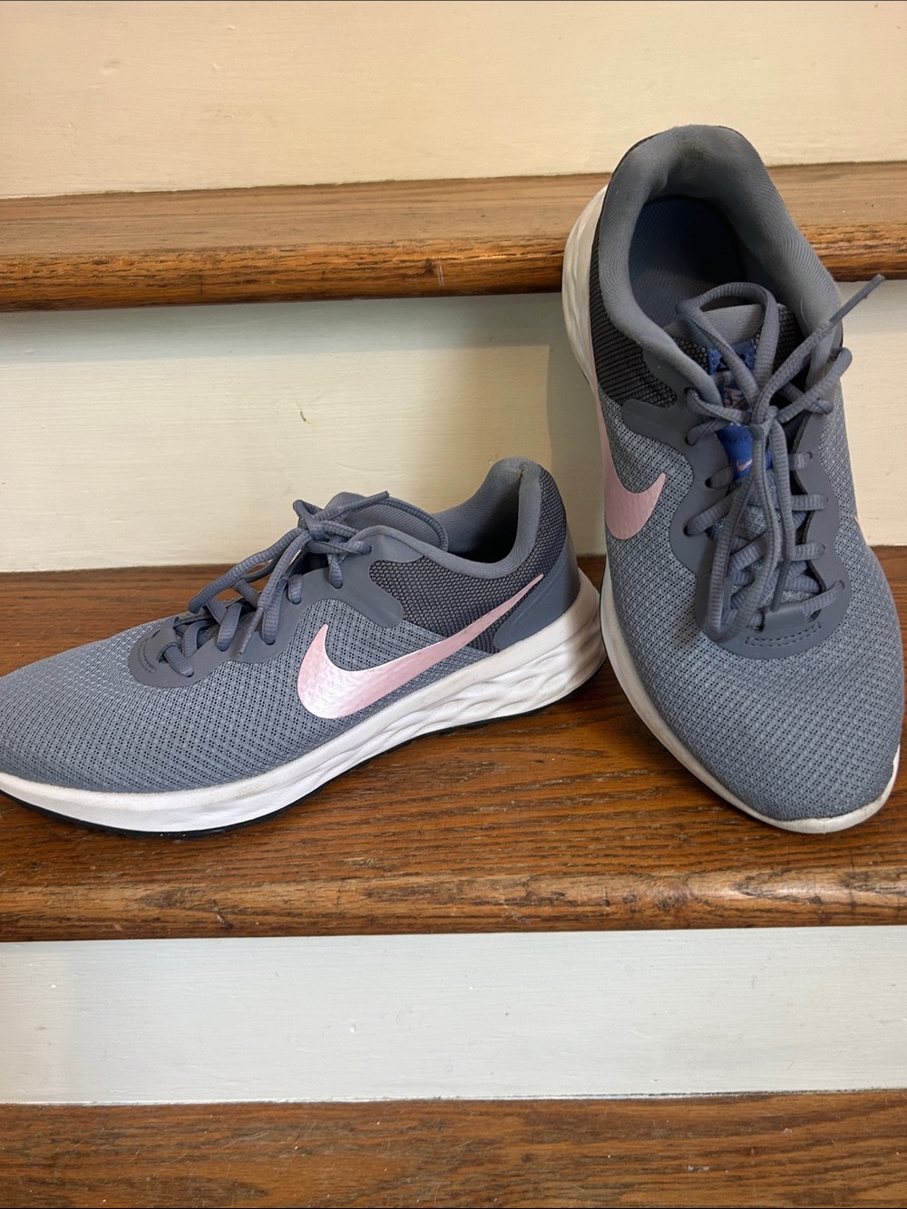 Nike Running Women’s Gray Mesh Trainers with Pink/ Purpleish Swoosh